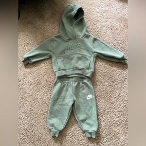 Nike Baby hoodie and sweatpants set
